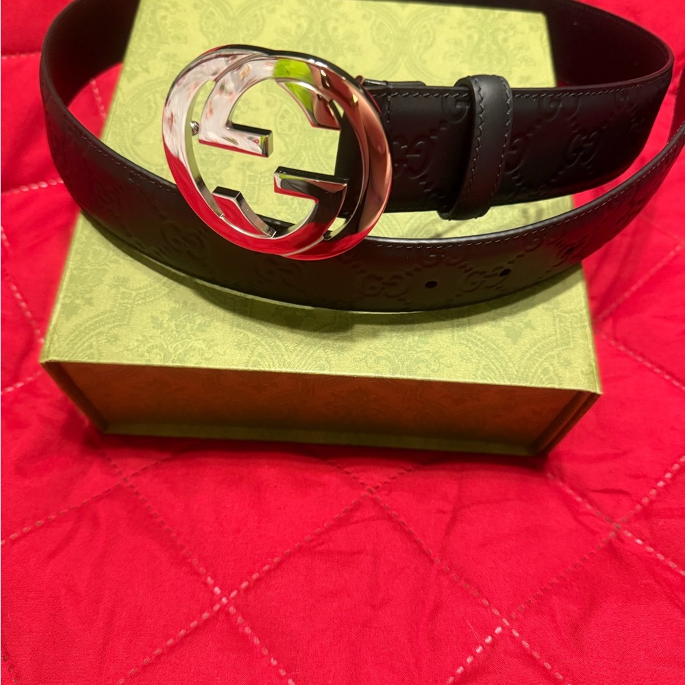 Gucci Black Embossed Belt with Silver Logo Buckle us 28-32